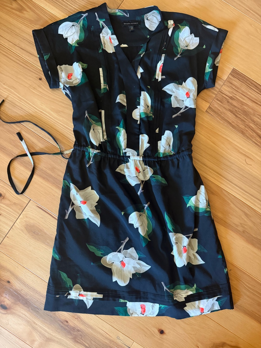 Banana Republic Black Floral dress White Magnolia Print